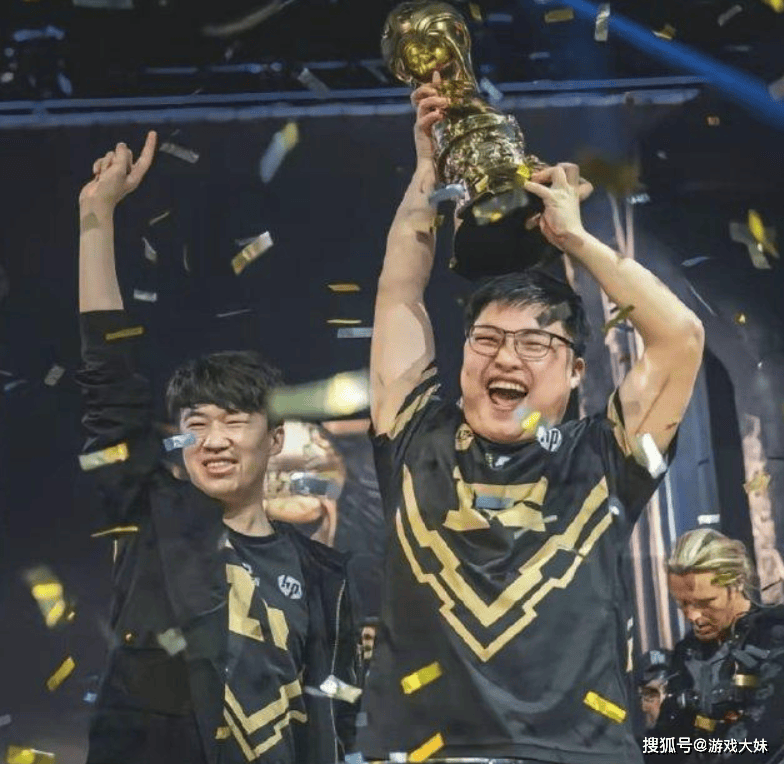 Uzi赛事官方发布比分优势明显新规，快船争议不断！